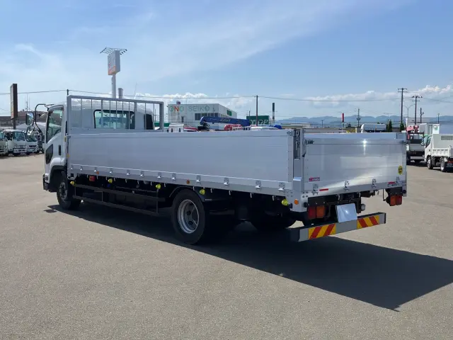 いすゞ フォワード 2RG-FTR90V2(2WD)の写真4