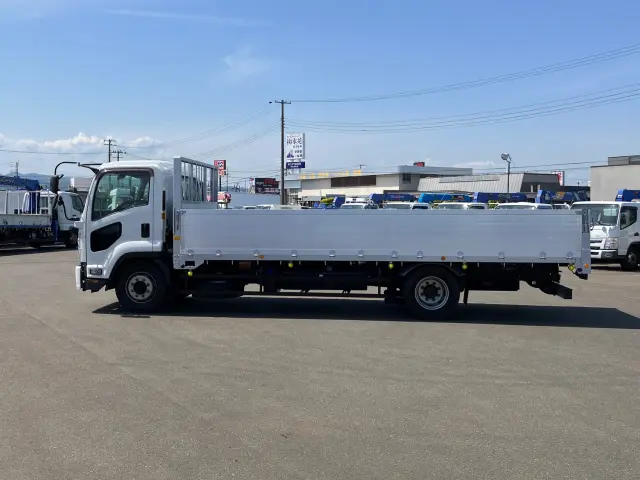 いすゞ フォワード 2RG-FTR90V2(2WD)の写真5