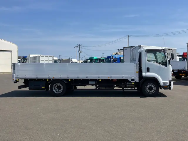 いすゞ フォワード 2RG-FTR90V2(2WD)の写真6