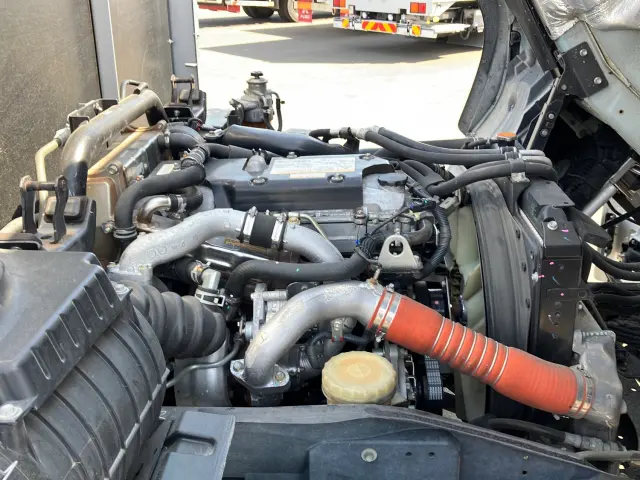 いすゞ フォワード 2RG-FTR90V2(2WD)の写真16