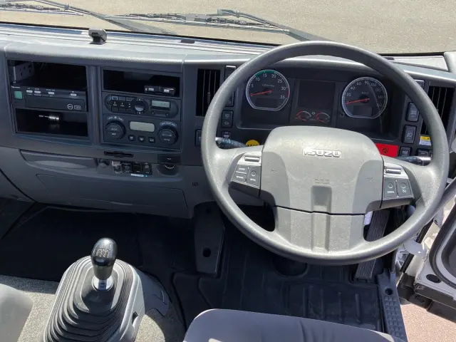 いすゞ フォワード 2RG-FTR90V2(2WD)の写真19