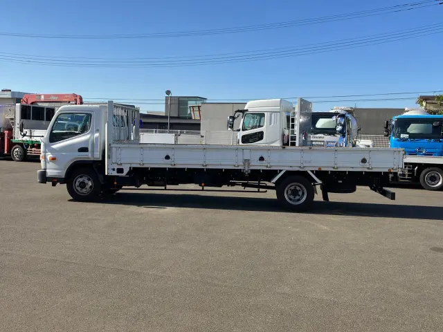 三菱 キャンター 2PG-FED90(2WD)の写真5