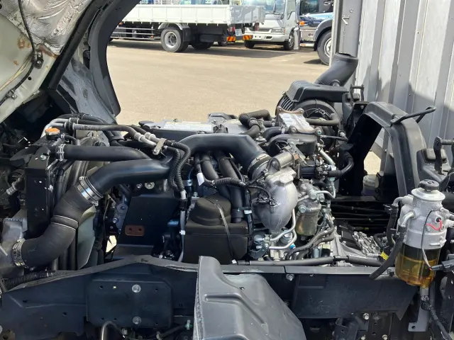 いすゞ フォワード 2RG-FRR90T2(2WD)の写真14
