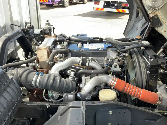 いすゞ フォワード 2RG-FRR90T2(2WD)の写真15