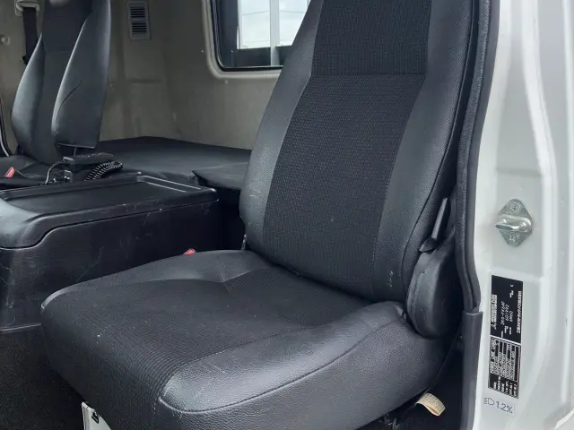 三菱 ファイター 2KG-FK64F(2WD)の写真18