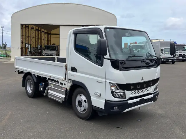 三菱 キャンター 2TG-FDA00(4WD)の写真2