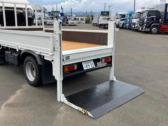 日野 デュトロ 2KG-XZC675M(4WD)の写真12