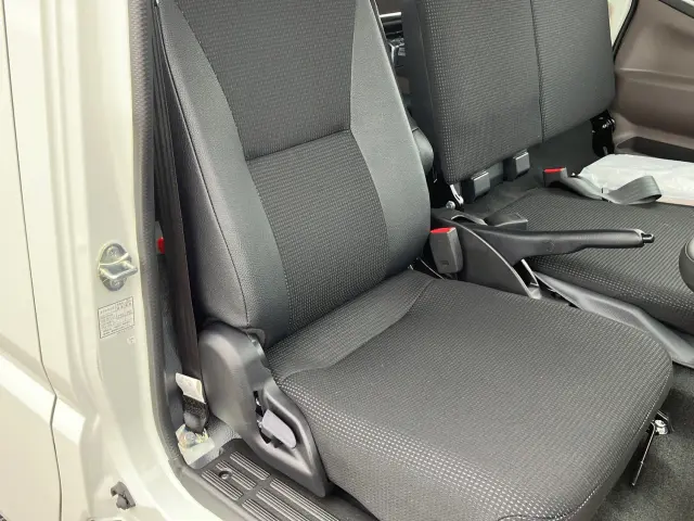 三菱 キャンター 2RG-FBA20(2WD)の写真17