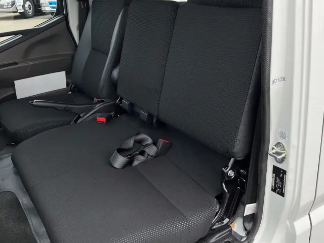 三菱 キャンター 2RG-FBA20(2WD)の写真18