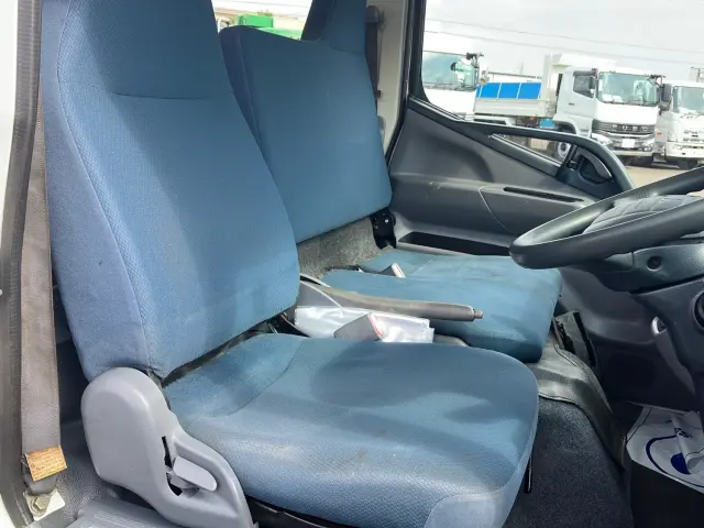 三菱 キャンター TPG-FBA00(2WD)の写真14