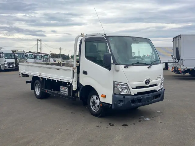 トヨタ ダイナ 2KG-XZU775(4WD)の写真2