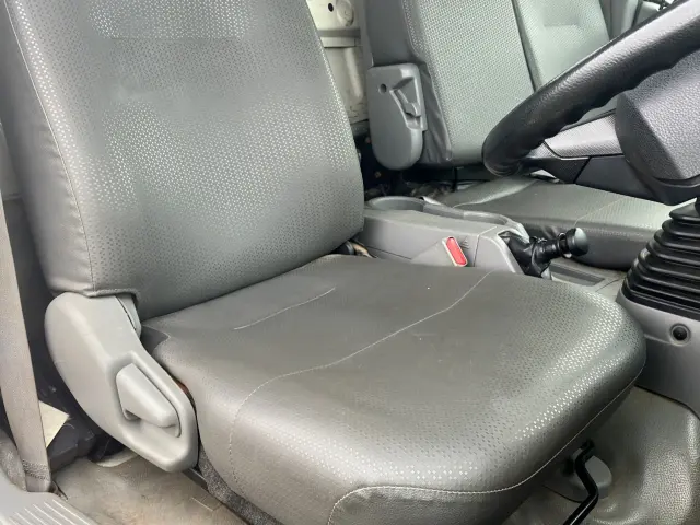 トヨタ ダイナ 2KG-XZU775(4WD)の写真16