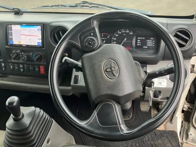 トヨタ ダイナ 2KG-XZU775(4WD)の写真18