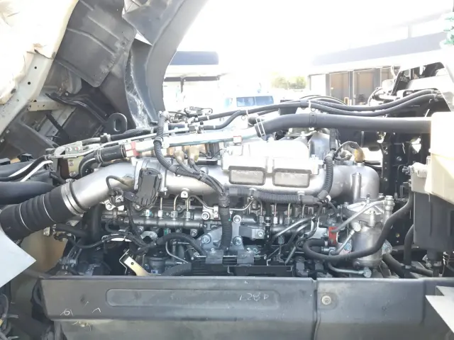 いすゞ ギガ 2PG-CYY77C(6x4)の写真17