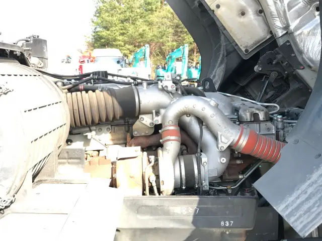 いすゞ ギガ 2PG-CYY77C(6x4)の写真18