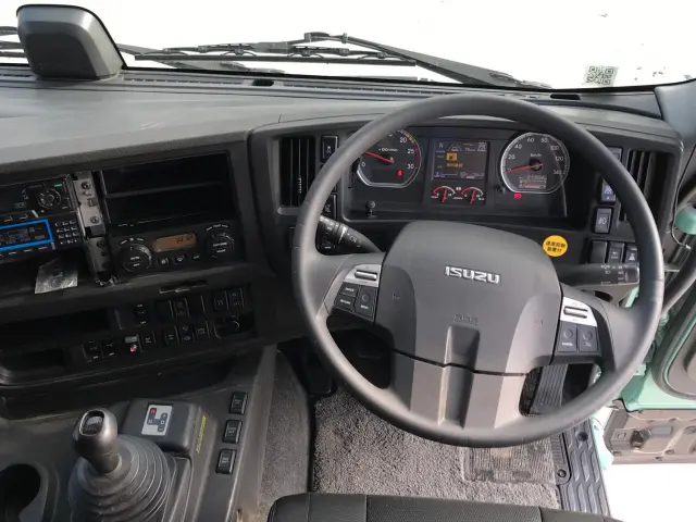 いすゞ ギガ 2PG-CYY77C(6x4)の写真21