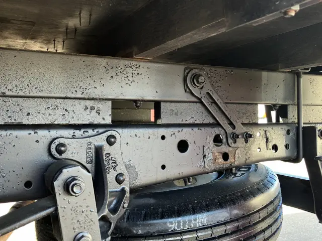 いすゞ エルフ 2RG-NMR88AR(2WD)の写真14