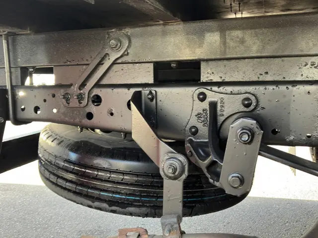 いすゞ エルフ 2RG-NMR88AR(2WD)の写真15