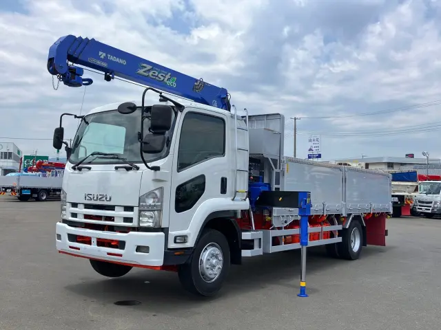いすゞ フォワード LKG-FTR90S2(2WD)の写真1