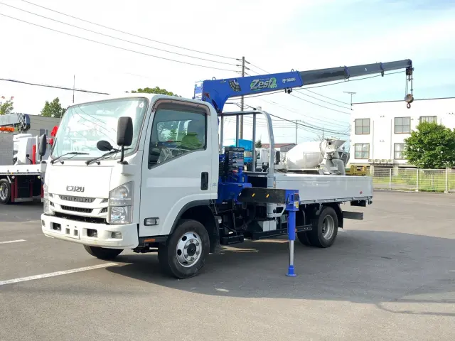 いすゞ エルフ TPG-NPS85AR(4WD)の写真1