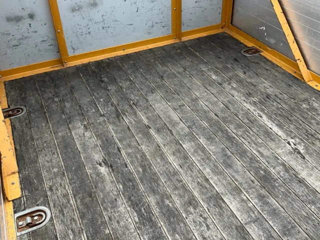 いすゞ フォワード TKG-FRR90S2(2WD)の写真8