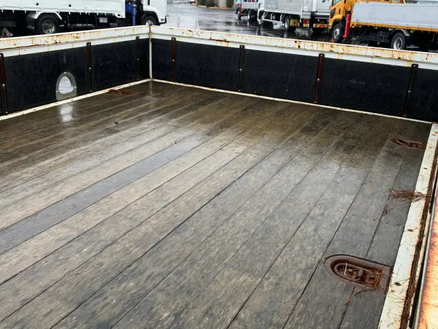 いすゞ フォワード 2PG-FRR90S1(2WD)の写真9