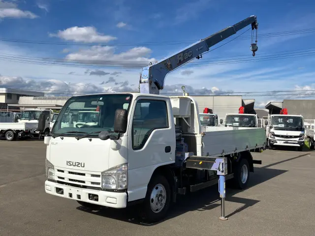 いすゞ エルフ BKG-NKR85AR(2WD)の写真1