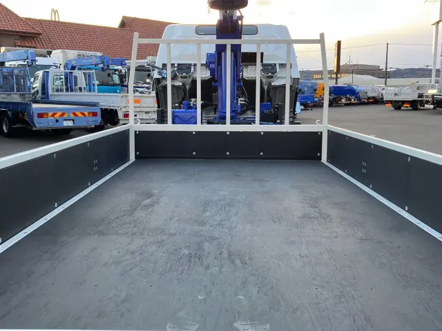 三菱 キャンター 2PG-FEB80(2WD)の写真7