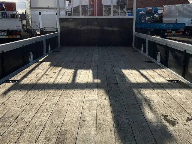 いすゞ フォワード 2PG-FRR90S1(2WD)の写真7