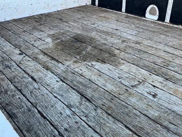 いすゞ フォワード ADG-FRR90K3S(2WD)の写真8