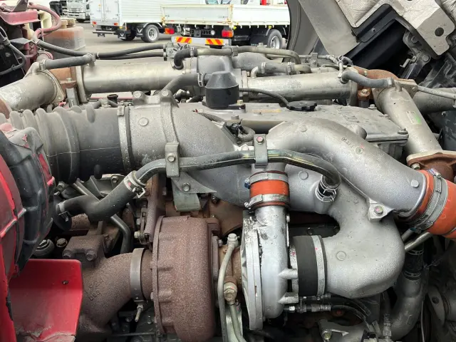 いすゞ ギガ PKG-CYJ77W8(8x4)の写真18