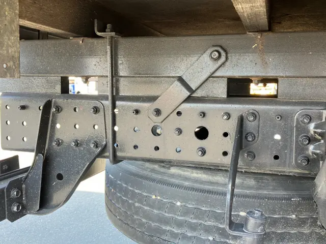 三菱 キャンター SKG-FEB80(2WD)の写真15