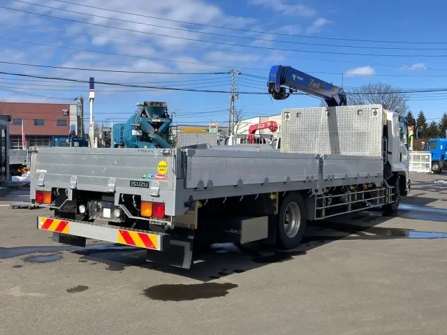 いすゞ フォワード 2RG-FTR90U2(2WD)の写真2