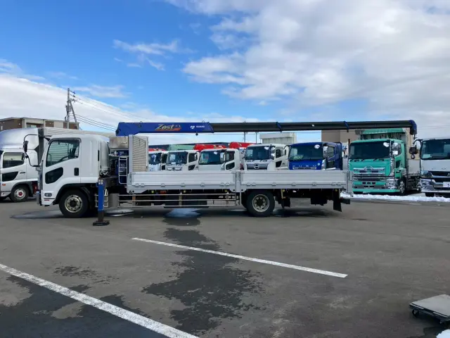 いすゞ フォワード 2RG-FTR90U2(2WD)の写真4