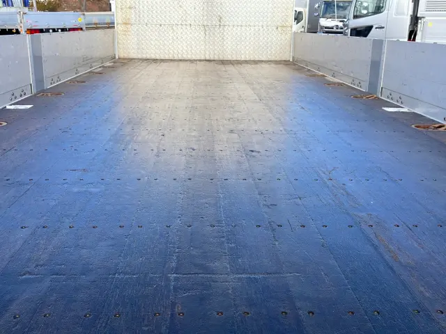 いすゞ フォワード 2RG-FTR90U2(2WD)の写真6