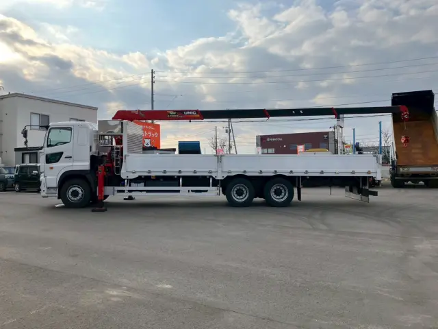 日野 プロフィア 2DG-FS1AHC(6x4)の写真5