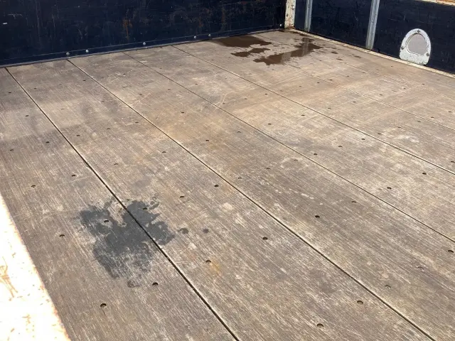 いすゞ フォワード TKG-FRR90S1(2WD)の写真8