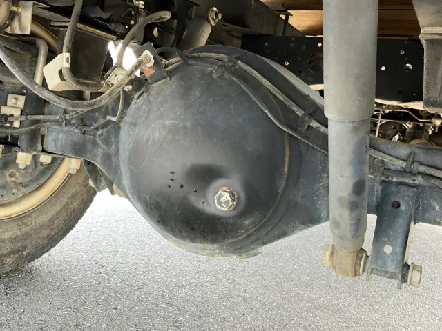 いすゞ エルフ BKG-NKR85AR(2WD)の写真16