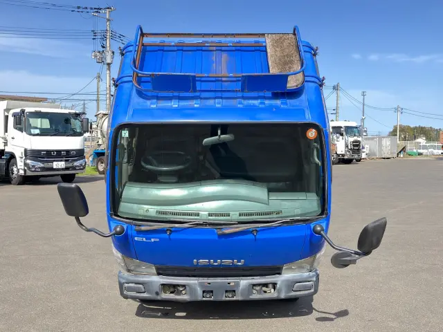 いすゞ エルフ BKG-NKR85AR(2WD)の写真23