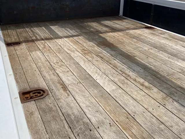 いすゞ フォワード 2RG-FRR90S2(2WD)の写真8