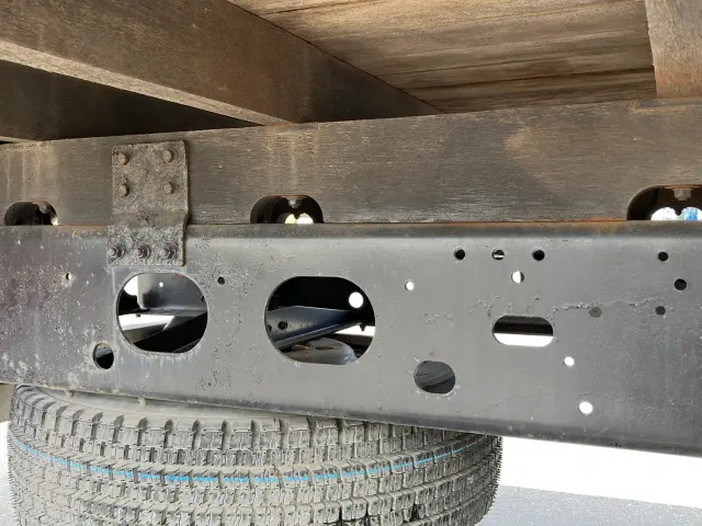 いすゞ フォワード 2RG-FRR90S2(2WD)の写真15