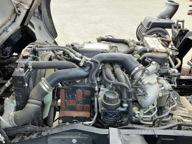 いすゞ フォワード 2RG-FRR90S2(2WD)の写真17