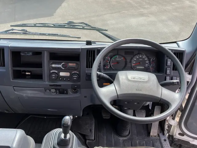 いすゞ フォワード 2RG-FRR90S2(2WD)の写真21