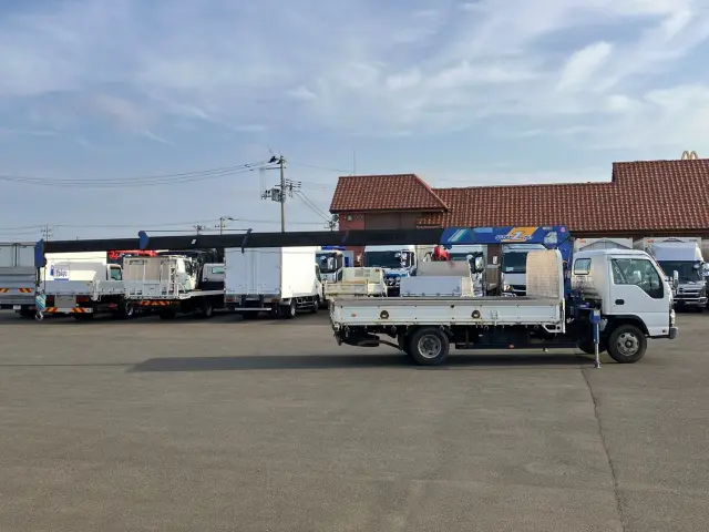 いすゞ エルフ PB-NPR81AR(2WD)の写真6