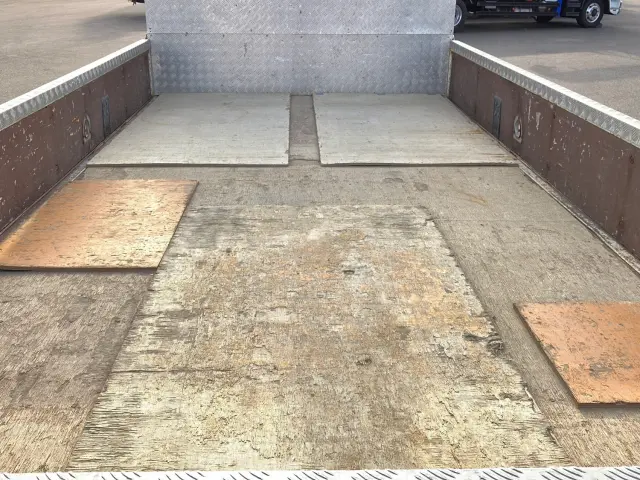 いすゞ エルフ PB-NPR81AR(2WD)の写真7