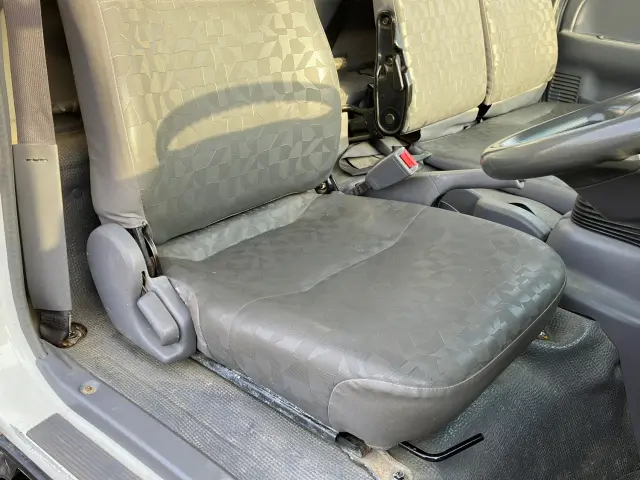 いすゞ エルフ PB-NPR81AR(2WD)の写真19
