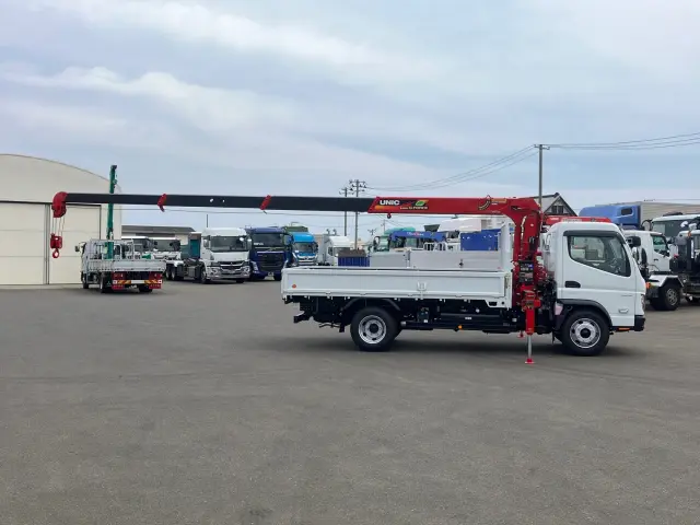 三菱 キャンター 2RG-FEA80(2WD)の写真6