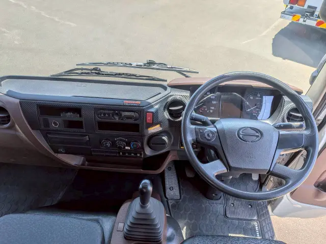 日野 レンジャー 2KG-FD2ABA(2WD)の写真21