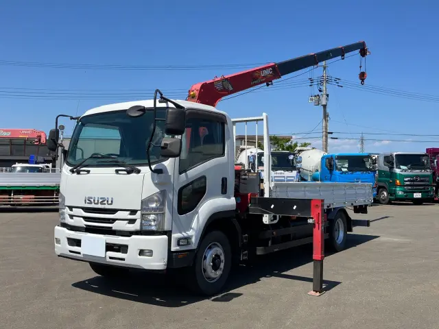 いすゞ フォワード 2RG-FTR90V2(2WD)の写真1