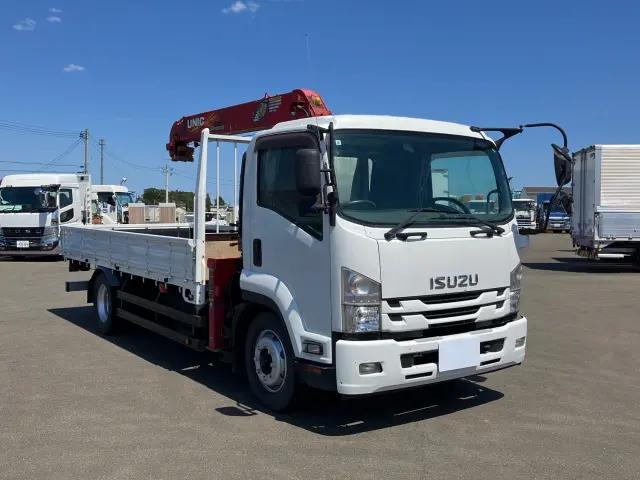 いすゞ フォワード 2RG-FTR90V2(2WD)の写真2